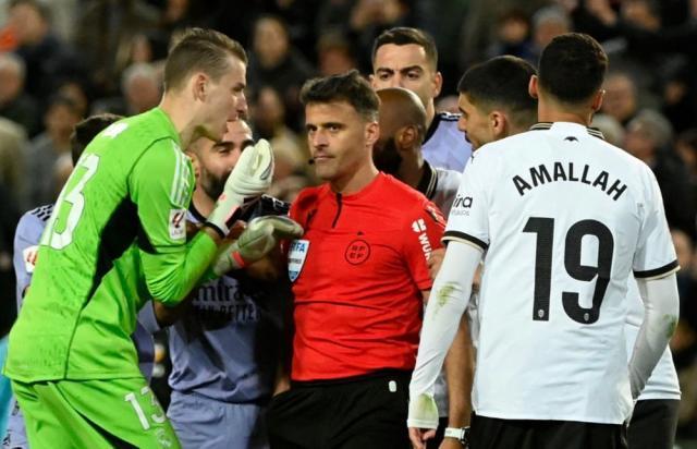 哨压绝杀！贝林99分钟进球被吹，裁判皇马谁是谁非？