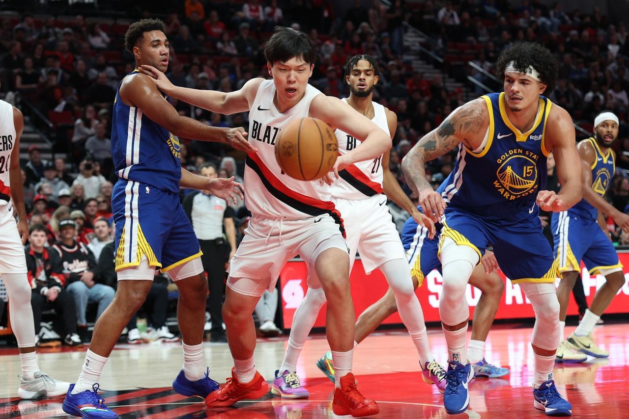 博鱼官方入口-开拓者VS勇士，杨瀚森NBA再战库里格林有望登场，目标8+4+2