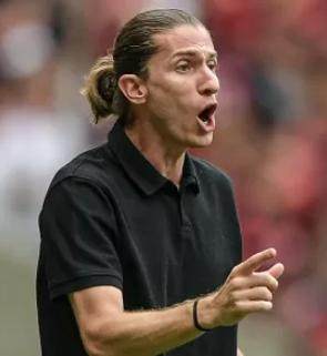 博鱼电竞-41天 9场比赛 菲利佩·路易斯率队夺得巴西杯冠军