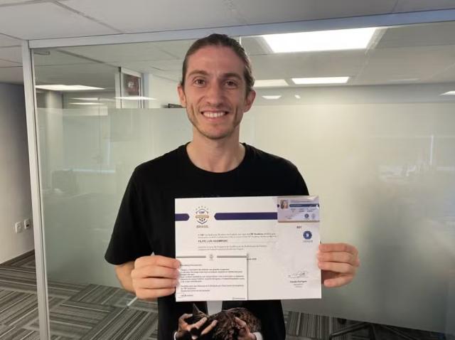 博鱼电竞-41天 9场比赛 菲利佩·路易斯率队夺得巴西杯冠军