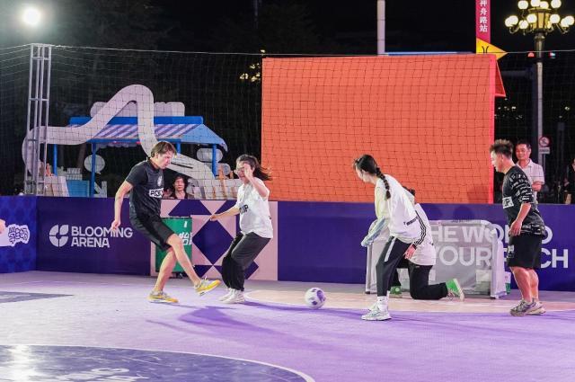 博鱼电竞官方网站-“怒放竞技场”首现羊城 3V3街头足球潮爆大湾区