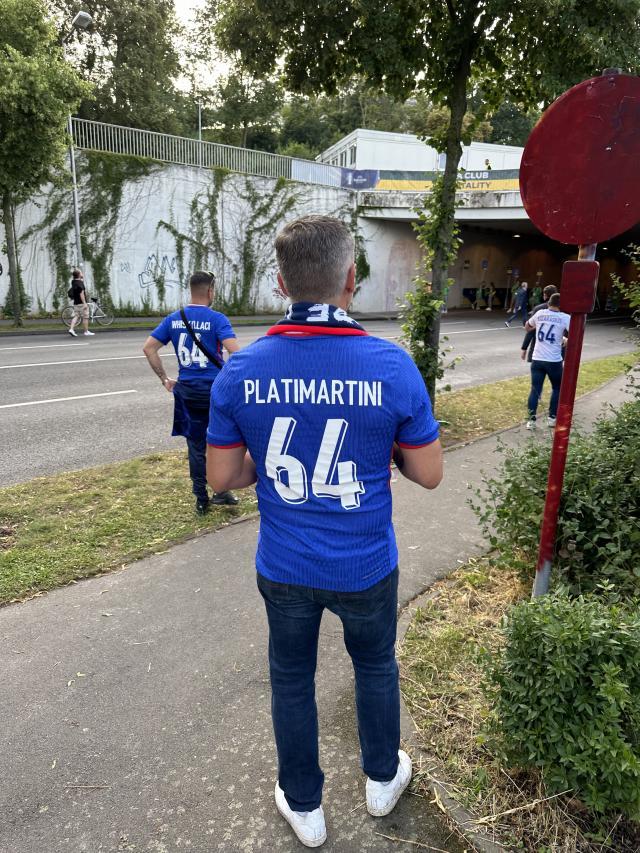 博鱼电竞平台-【现场手记】归家的西蒙斯，和消失的“多纳泰罗”