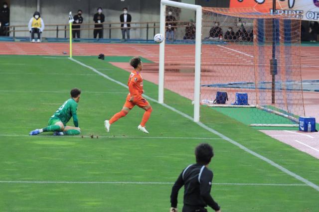 1666630914425023037.jpeg 博鱼官方入口-郑大世上场了!看看日本J2冠军最后一个主场比赛