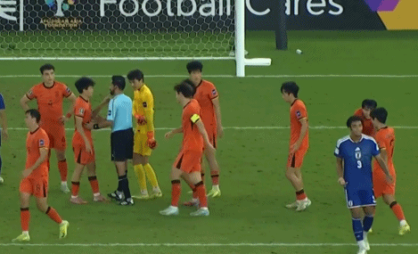 博鱼中国官网-细节做到了极致!日本队主罚点球前:疑似偷看李昊点球笔记|中国队|日本足球|刘浩帆|U23亚洲杯|佐藤龙之介_新浪体育_新浪新闻