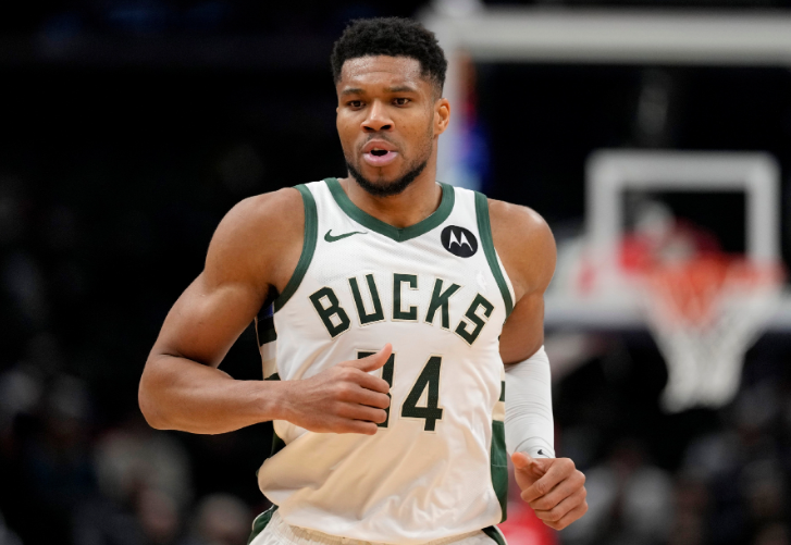 两主力缺阵替补暴走，兰德尔29+8+6力压字母，森林狼33分血洗雄鹿